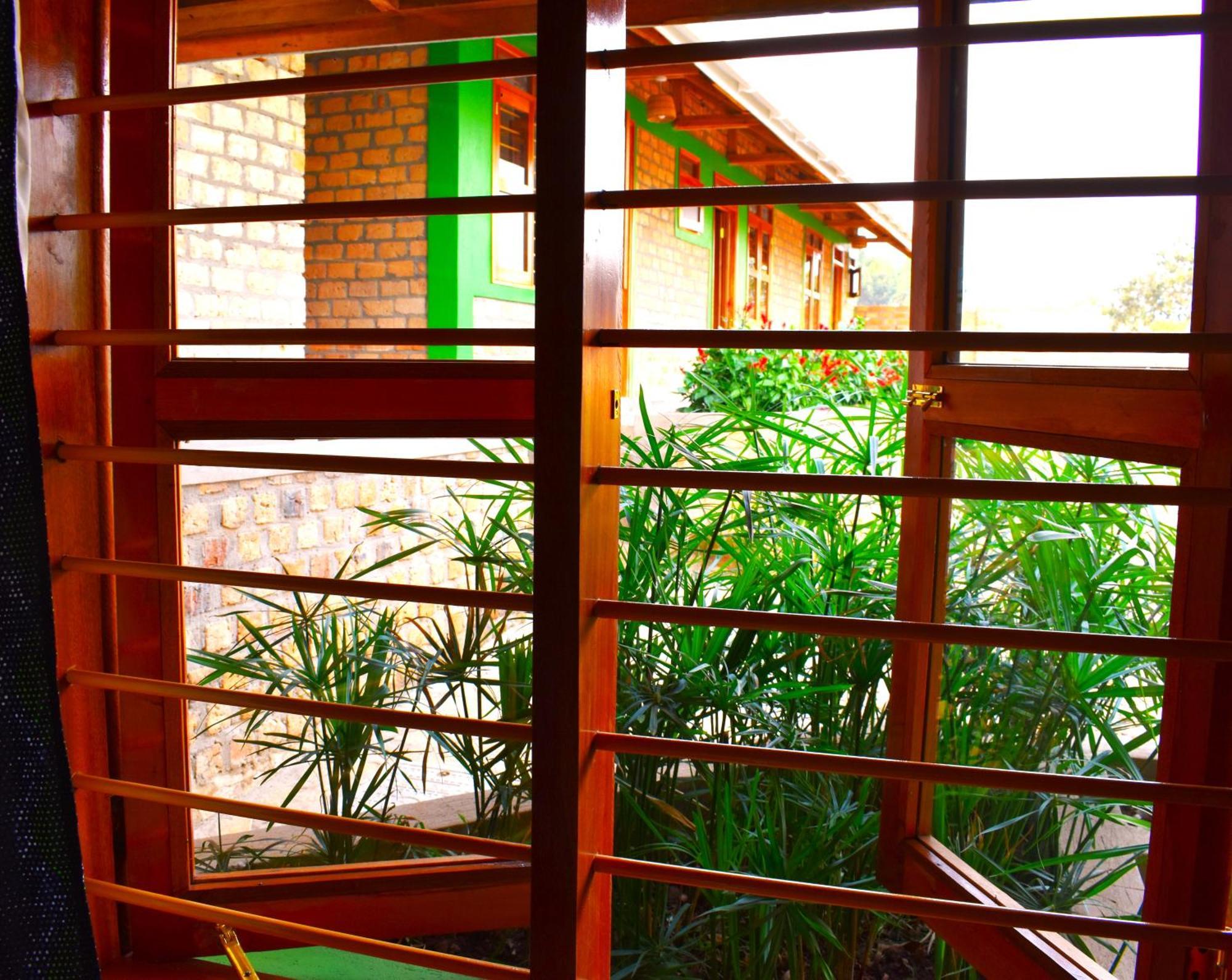 Iziba Lodge - Hoima Luaran gambar